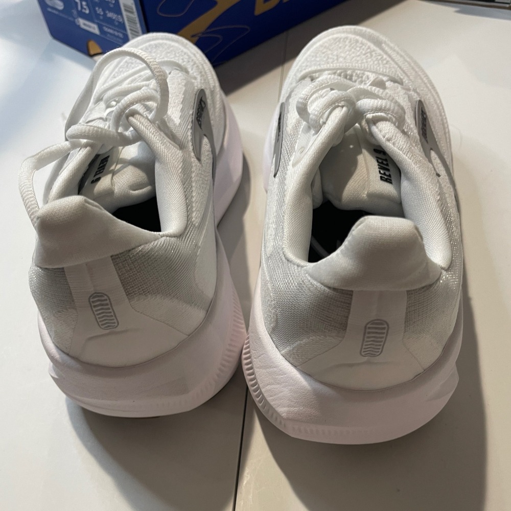 Brooks Revel 9 Womens Running Shoes White Grey Black 120489 1B 135 Size 7.5 - Picture 5 of 6